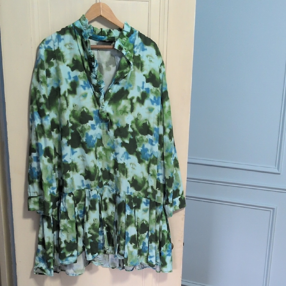 Tuckernuck Green and Blue Floral Tunic
